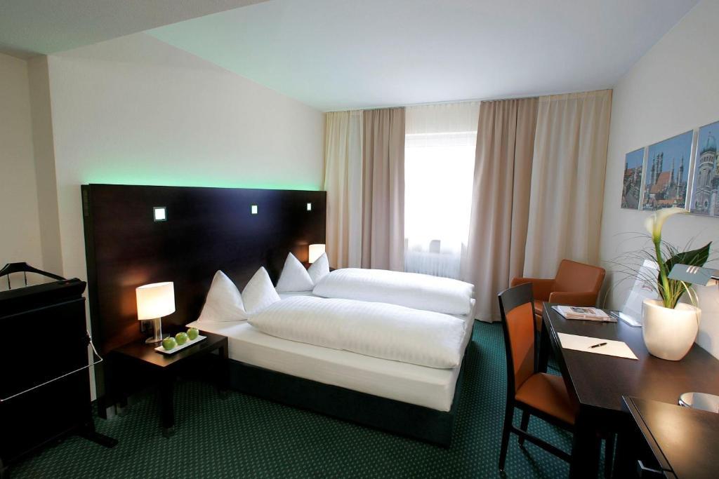 Flemings Conference Hotel Frankfurt Frankfurt am Main Room photo